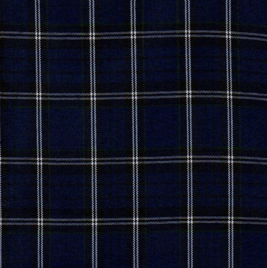 Tela escocesa de poliéster azul marino con tartán blanco, ideal para uniformes escolares e institucionales de SchoolLine.