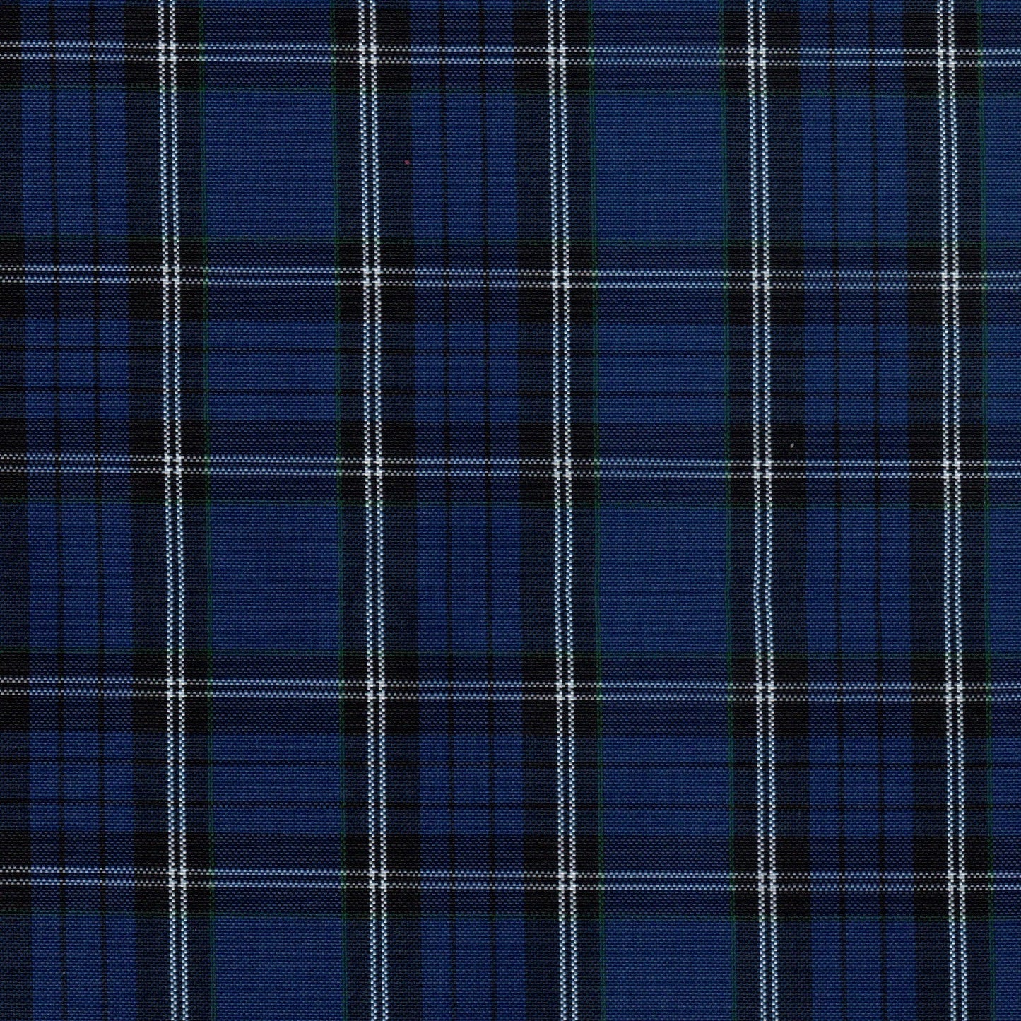 Tela escocesa de poliéster azul marino con cuadros blancos y negros; ideal para uniformes escolares e institucionales SchoolLine.