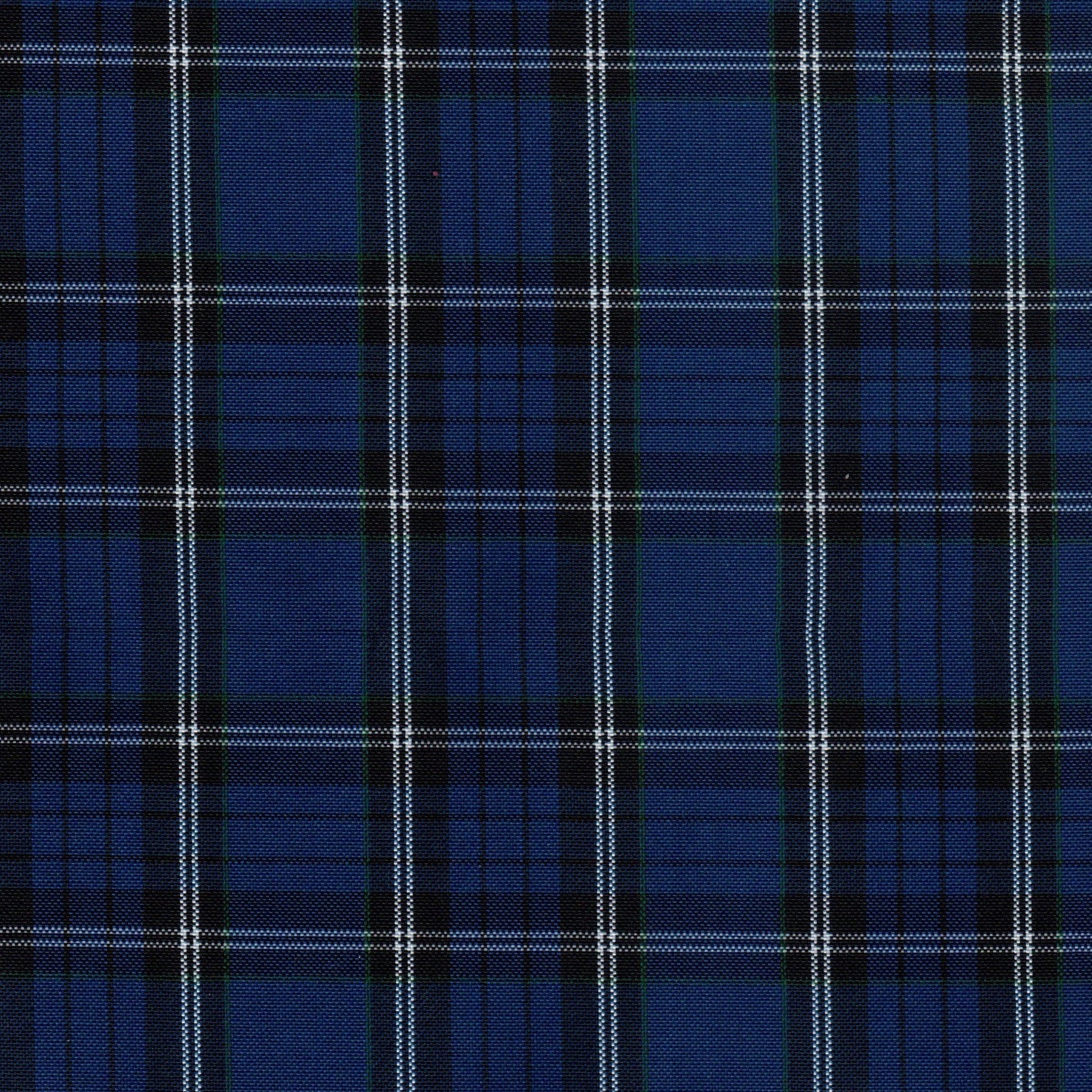 Tela escocesa de poliéster azul marino con cuadros blancos y negros; ideal para uniformes escolares e institucionales SchoolLine.