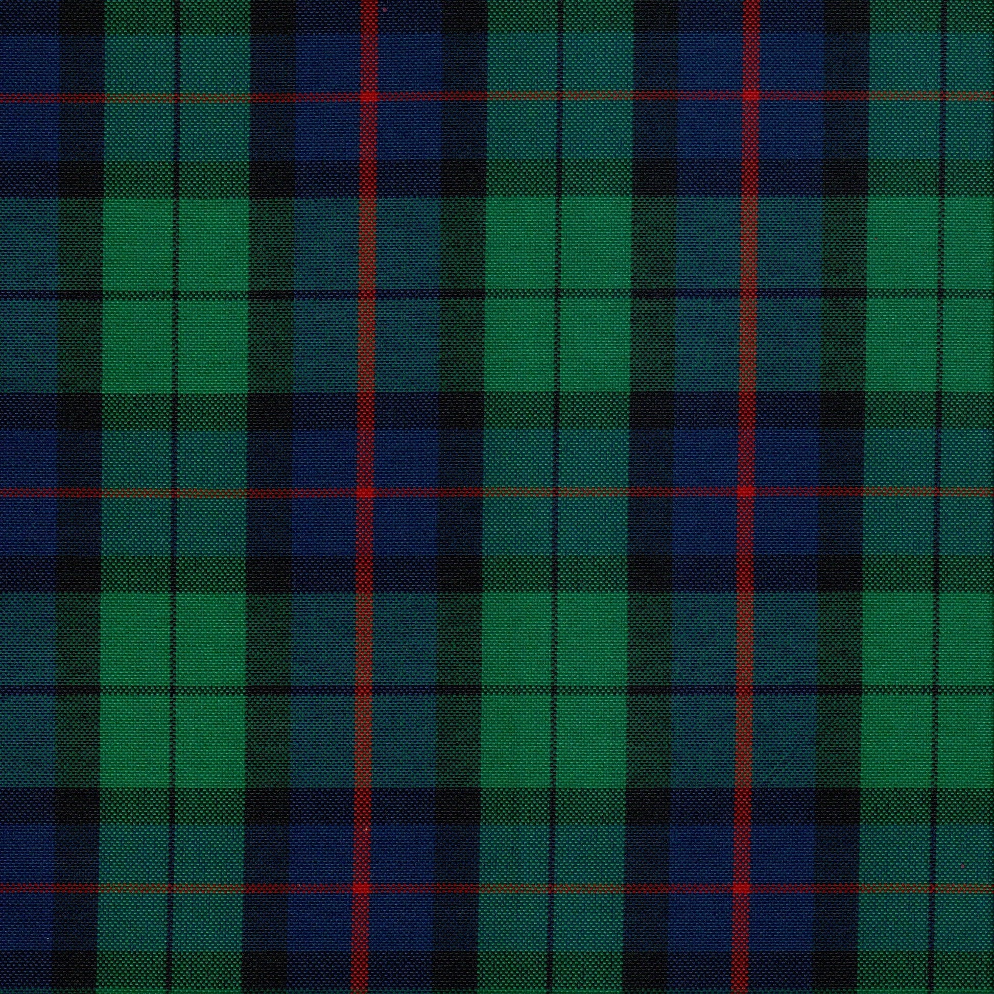 Tela escocesa de poliéster SchoolLine verde, azul y negro con líneas rojas; ideal para uniformes escolares.