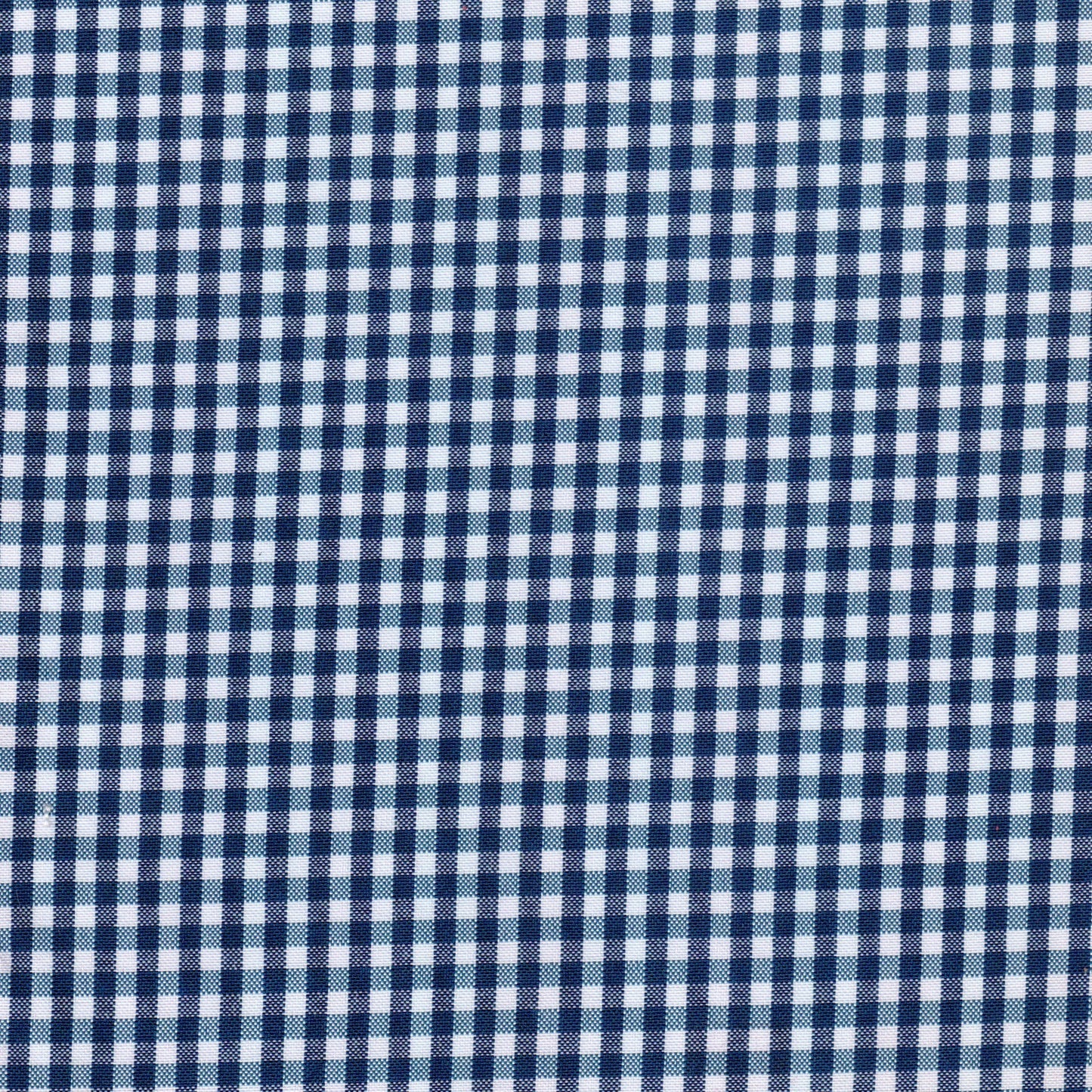 Tela escocesa de poliéster SchoolLine en azul marino y blanco con cuadro gingham, ideal para uniformes escolares e institucionales.
