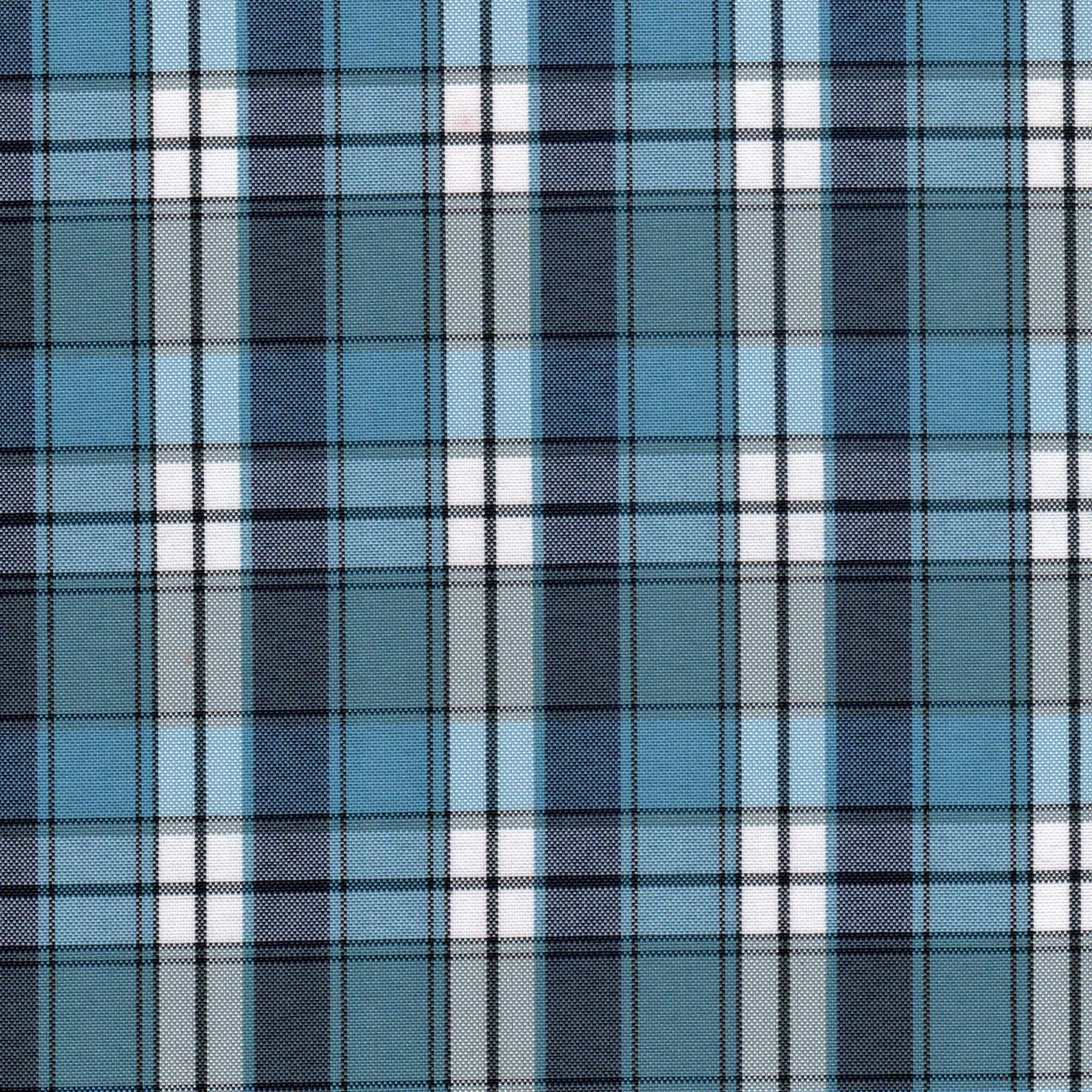 Tela escocesa de poliéster SchoolLine en cuadros azules y blancos, ideal para uniformes escolares e institucionales.