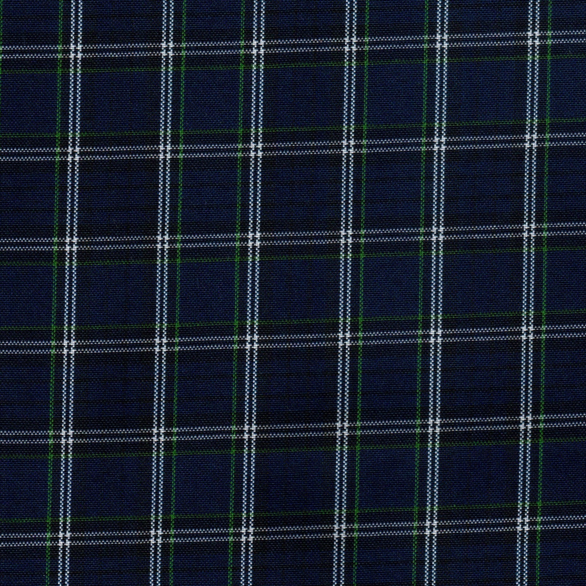 Tela escocesa de poliéster azul marino con rayas blancas y verdes, ideal para uniformes escolares e institucionales SchoolLine.