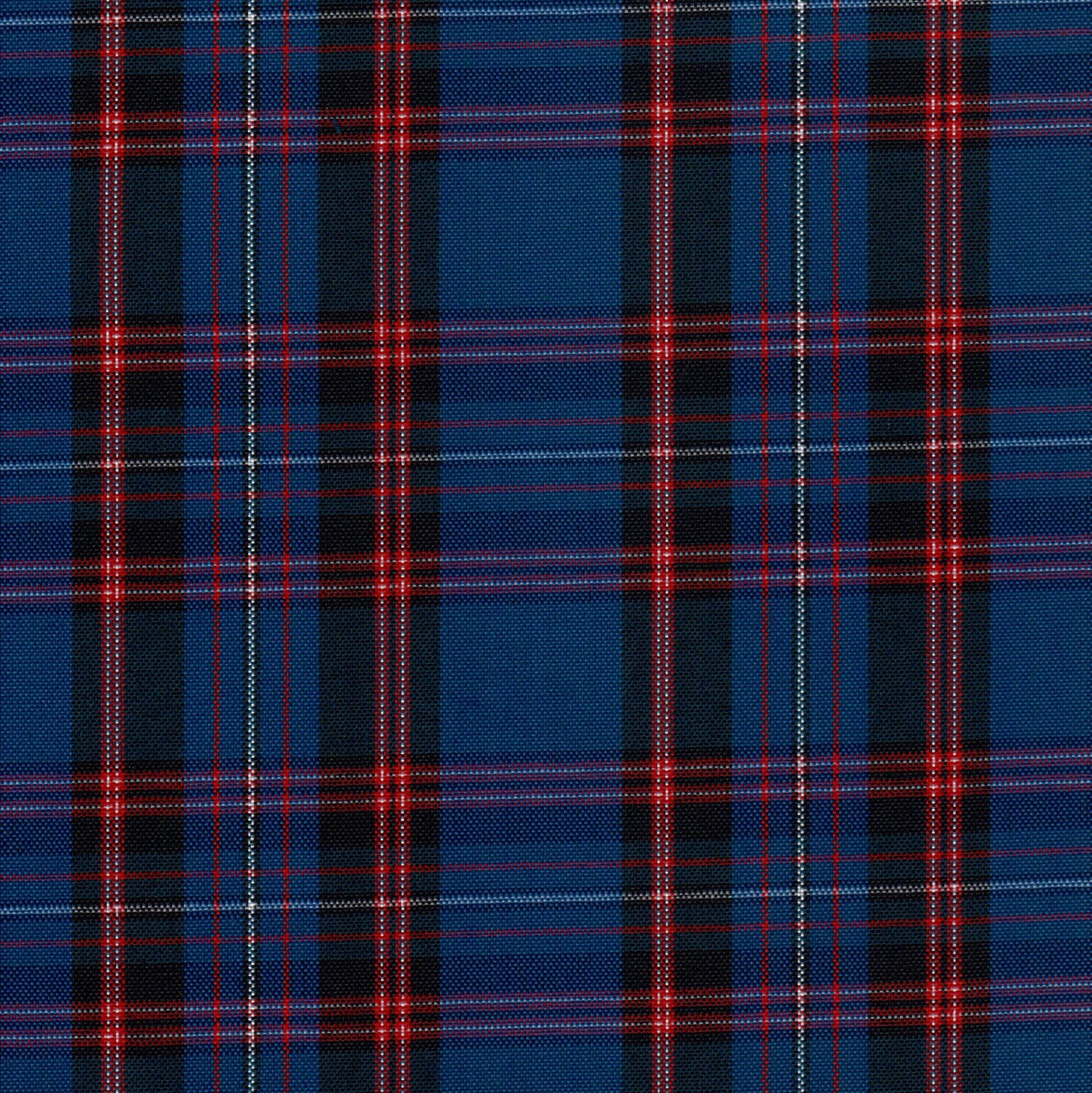 Tela escocesa de poliéster azul con acentos rojos y negros, ideal para uniformes escolares e institucionales