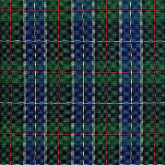 Tela escocesa de poliéster SchoolLine en verde, azul y rojo con cuadro tartán; perfecta para uniformes escolares e institucionales.