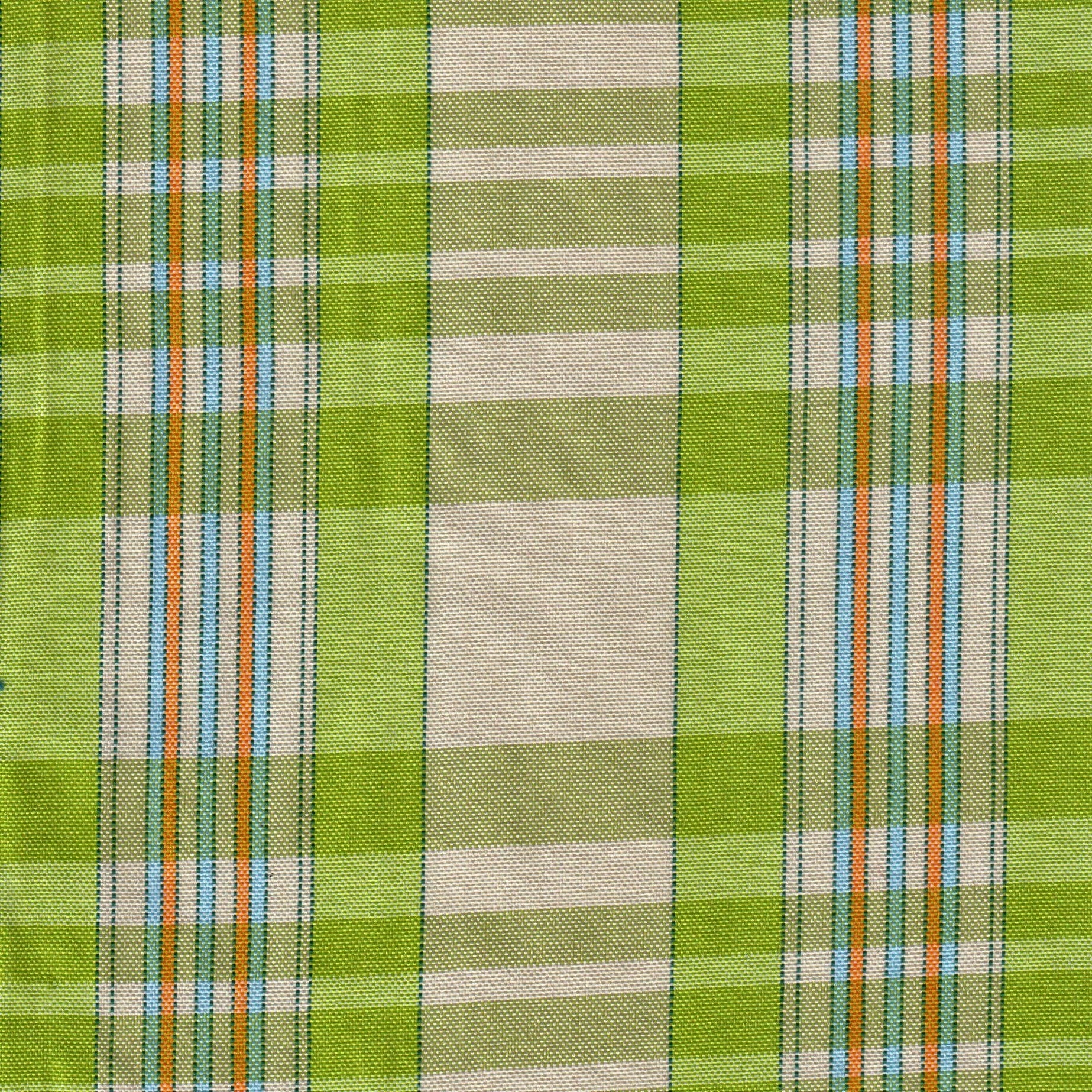 Tela escocesa de poliéster verde y blanca con rayas azules y naranjas; ideal para uniformes escolares e institucionales.