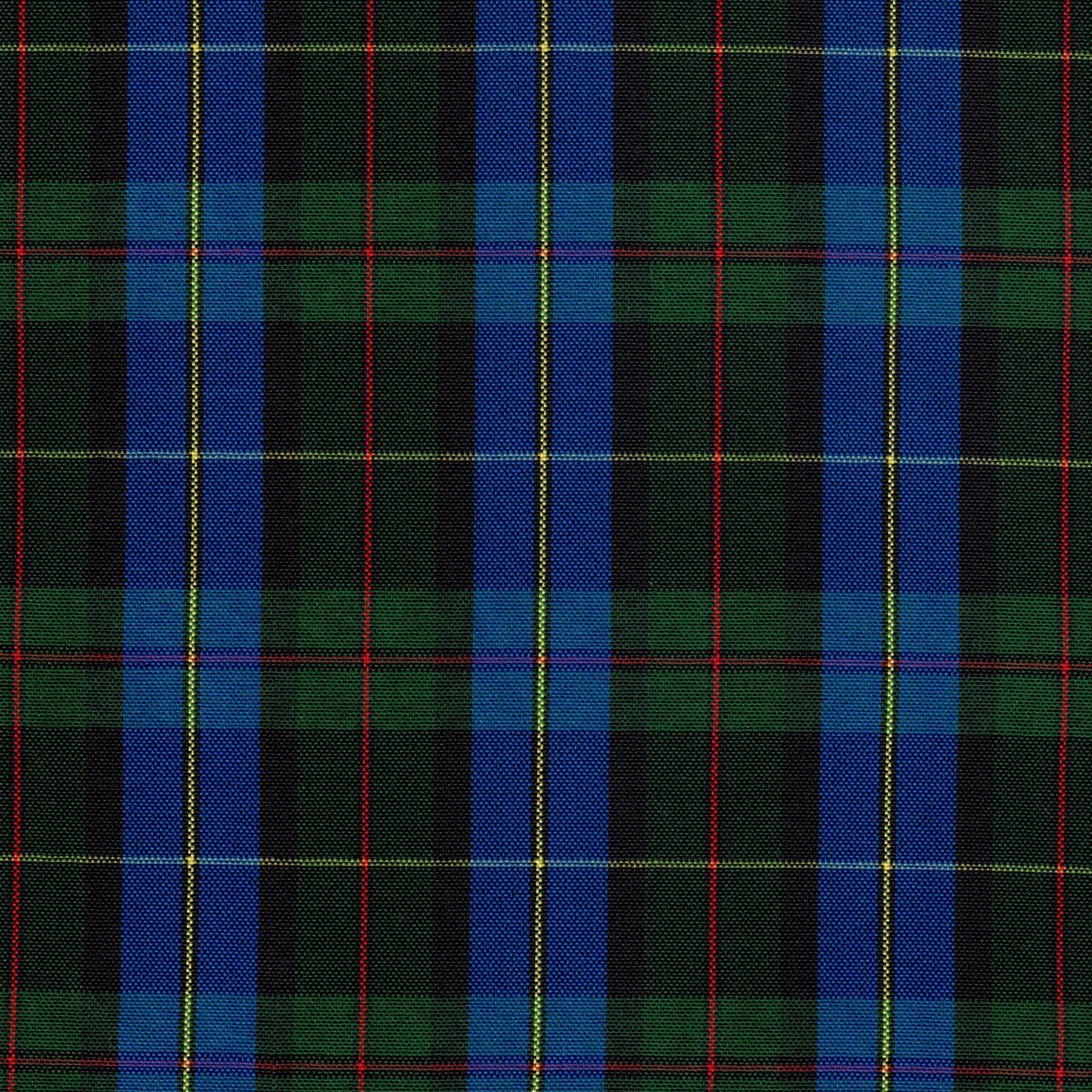 Tela escocesa de poliéster SchoolLine, cuadros verde, azul y negro con líneas rojas; ideal para uniformes escolares e institucionales